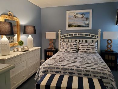 Siesta Key Walk to Beach Vacation Condo with Great Amenities